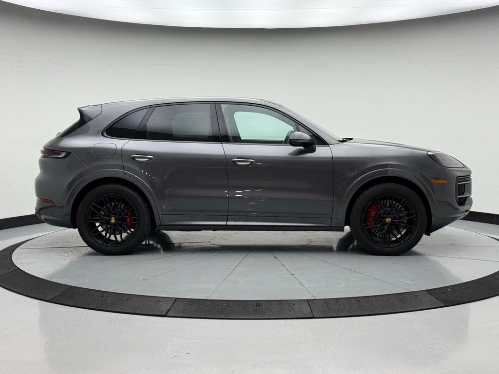 Thumbnail: 2024 Porsche Cayenne - 8