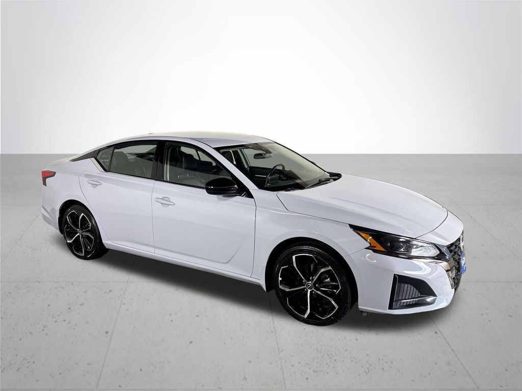 2025 Nissan Altima 2.5 SR