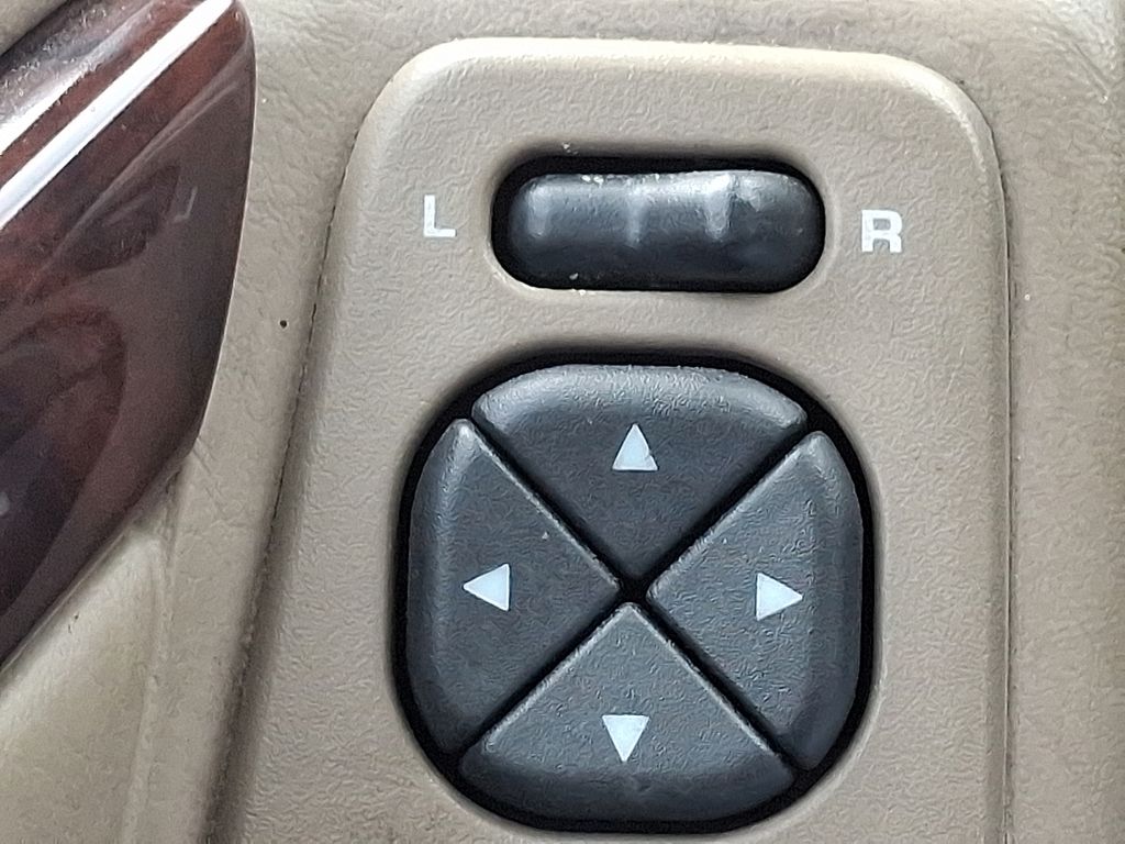 Thumbnail: 2003 Jeep Grand Cherokee - 26