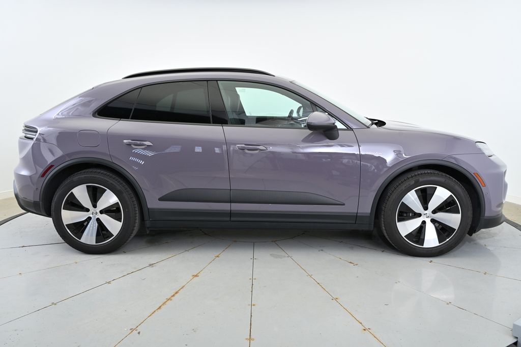 Thumbnail: 2025 Porsche Macan - 8