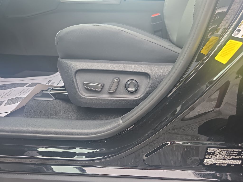 2026 Toyota RAV4 XSE - Photo 28