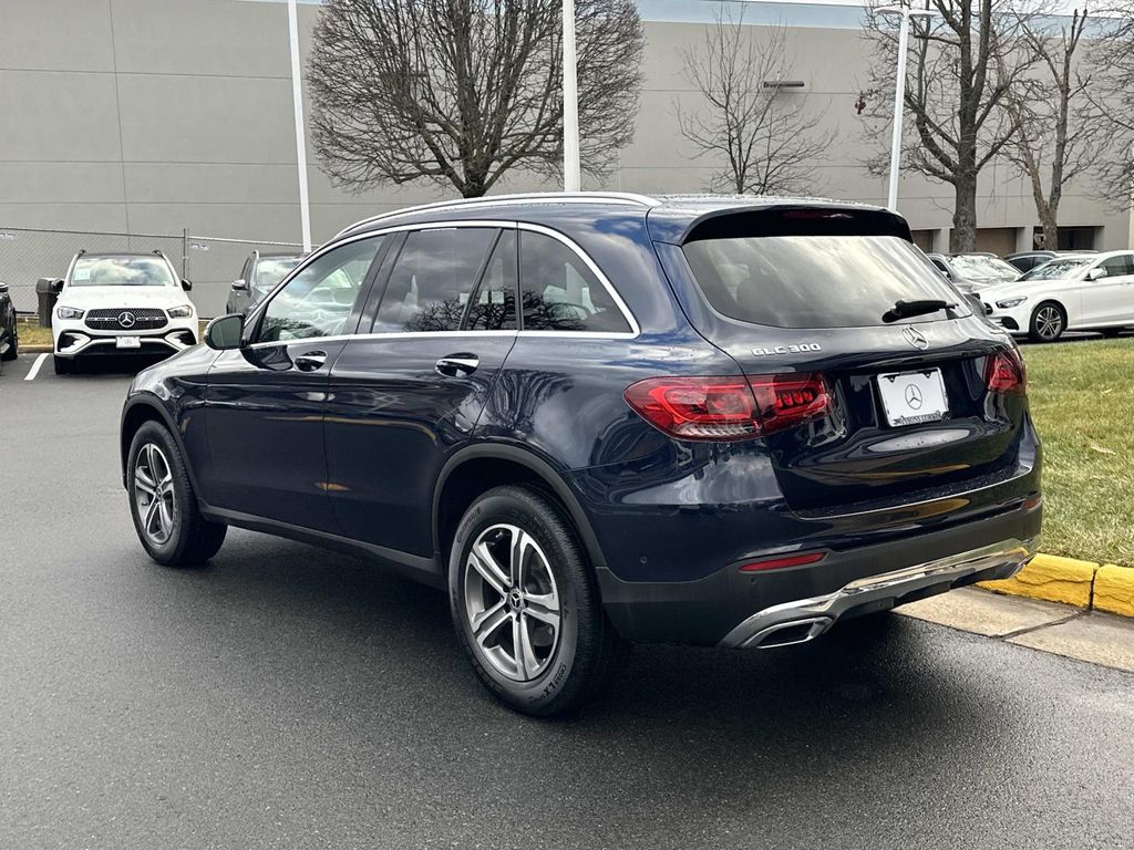 Thumbnail: 2022 Mercedes-Benz GLC - 13