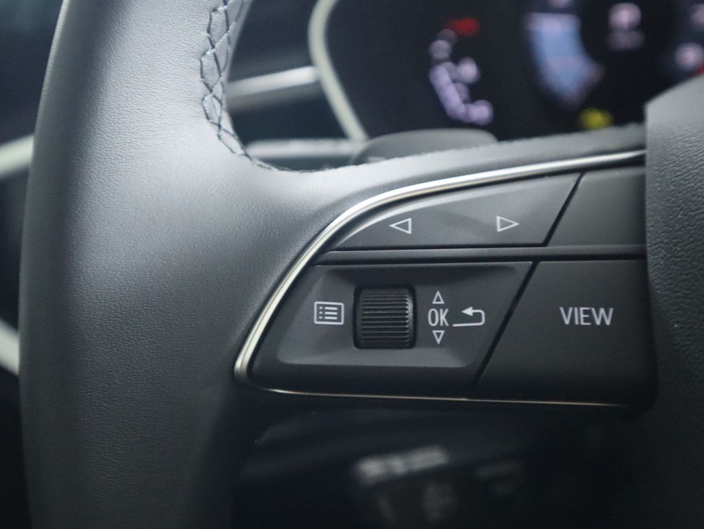 Thumbnail: 2025 Audi Q3 - 12