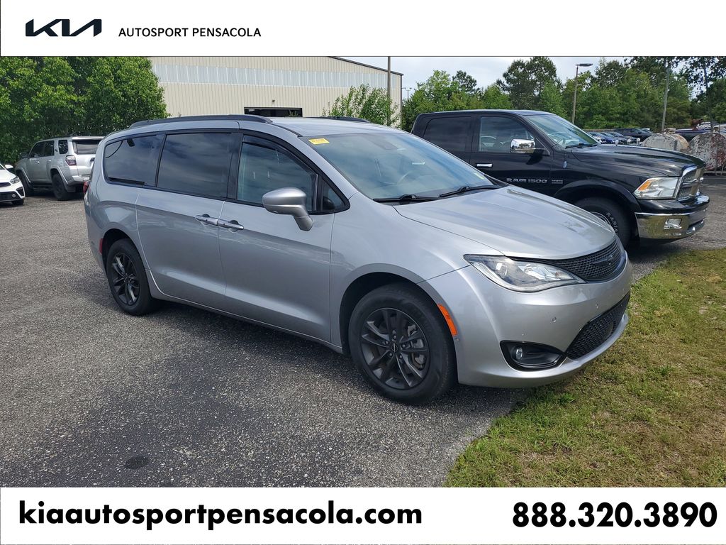 Billet Silver Metallic Clearcoat 2020 Chrysler Pacifica Launch Edition AWD Minivan All-Wheel Drive 9-Speed Automatic