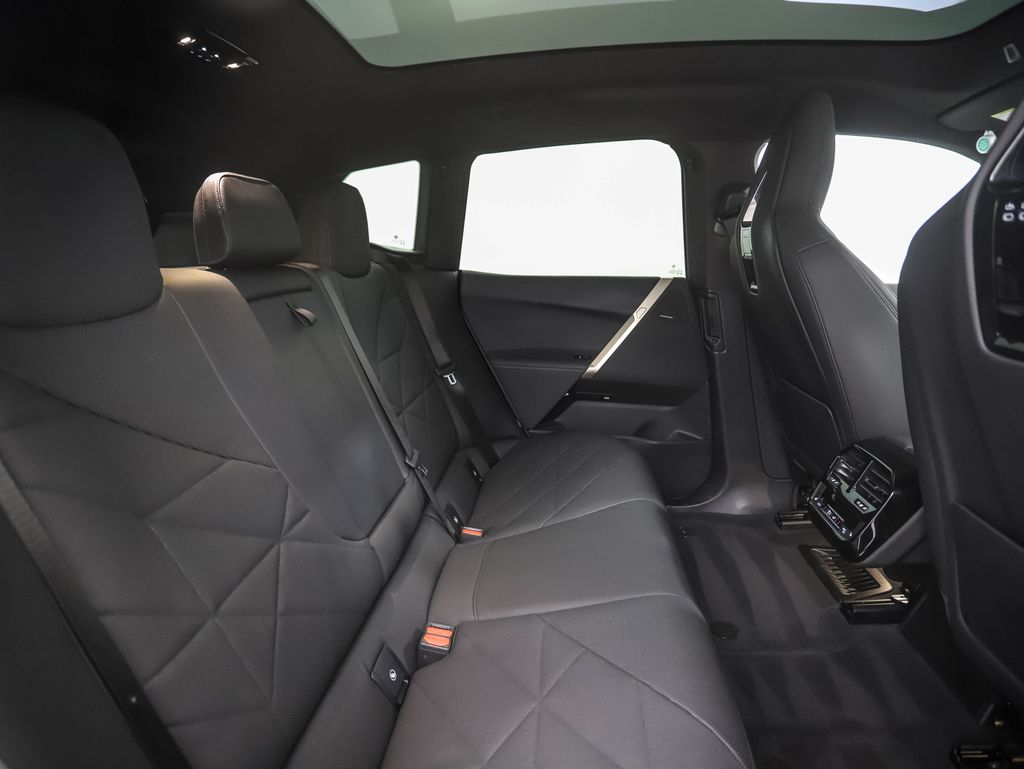 Thumbnail: 2023 BMW iX - 27