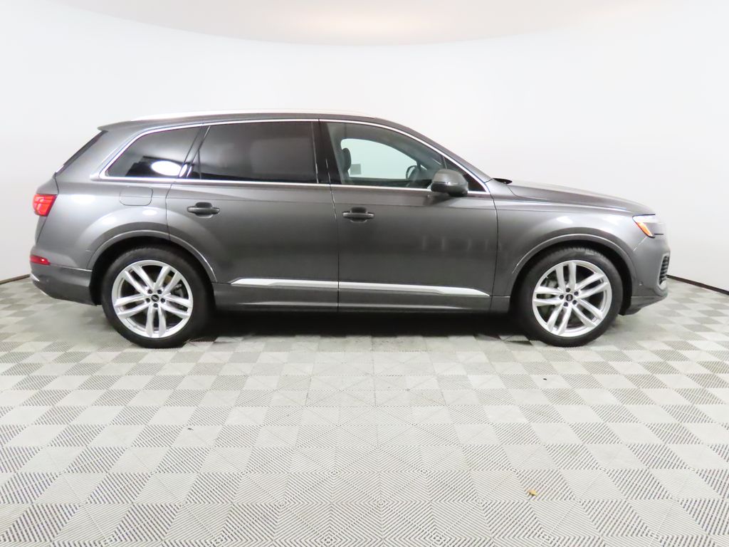 Thumbnail: 2025 Audi Q7 - 6