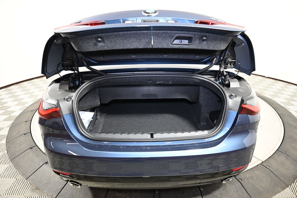 Thumbnail: 2026 BMW 4 Series - 18