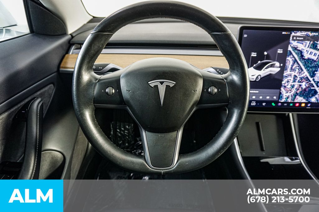 Used 2018  Tesla Long Range image 25