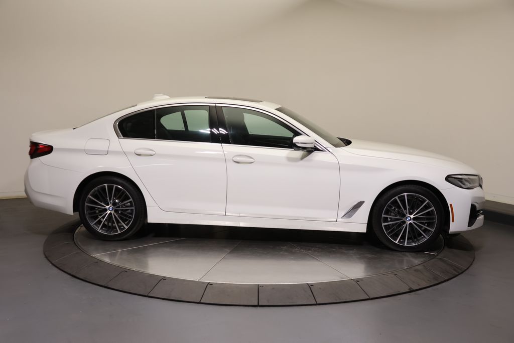 Thumbnail: 2023 BMW 5 Series - 6