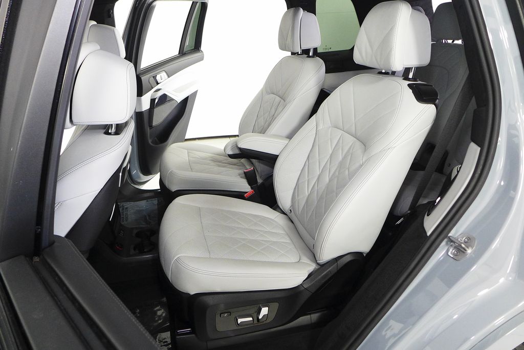 Thumbnail: 2024 BMW X7 - 22
