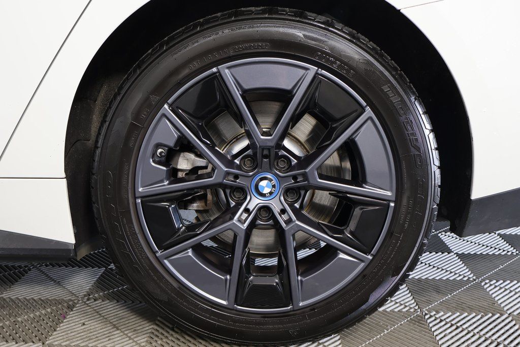 Thumbnail: 2023 BMW i4 - 16