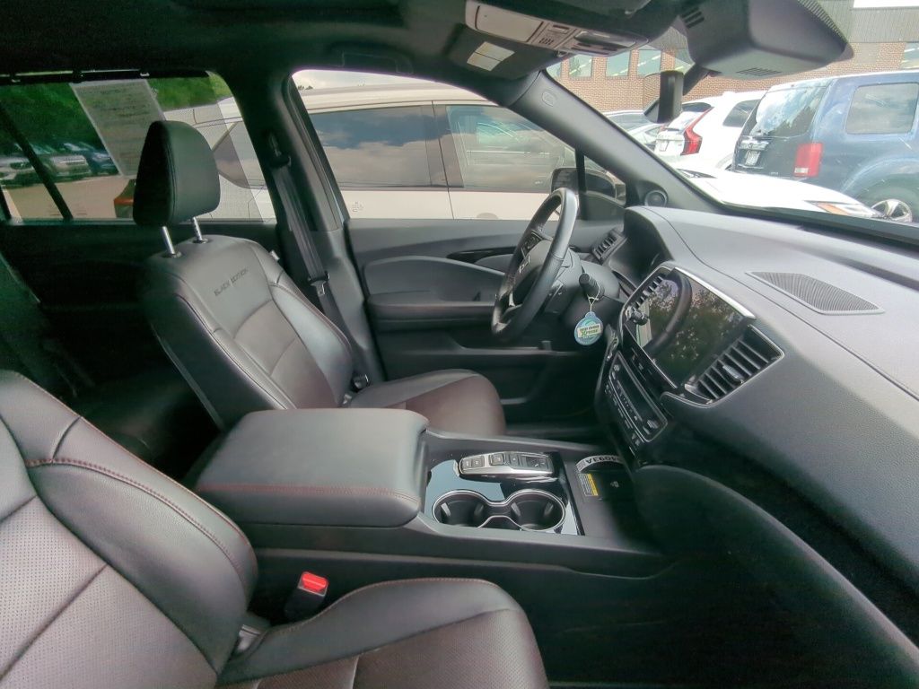 2025 Honda Passport Black Edition - Photo 11