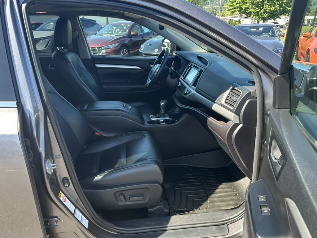 2018 Toyota Highlander 