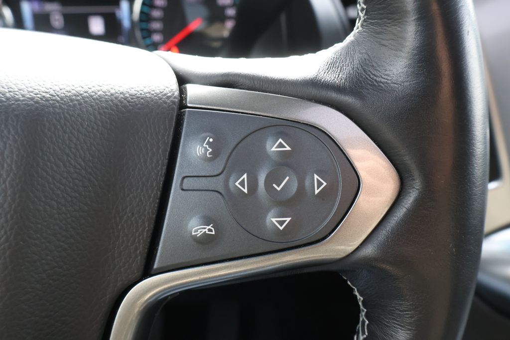 Thumbnail: 2019 Chevrolet Tahoe - 32