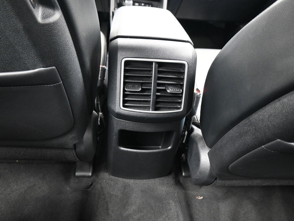 Used 2025 Everlasting Silver Kia EX image 40