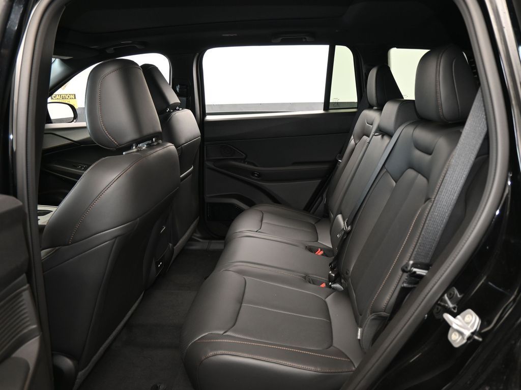 New 2026 diamond black crystal pearlcoat Jeep Limited image 30