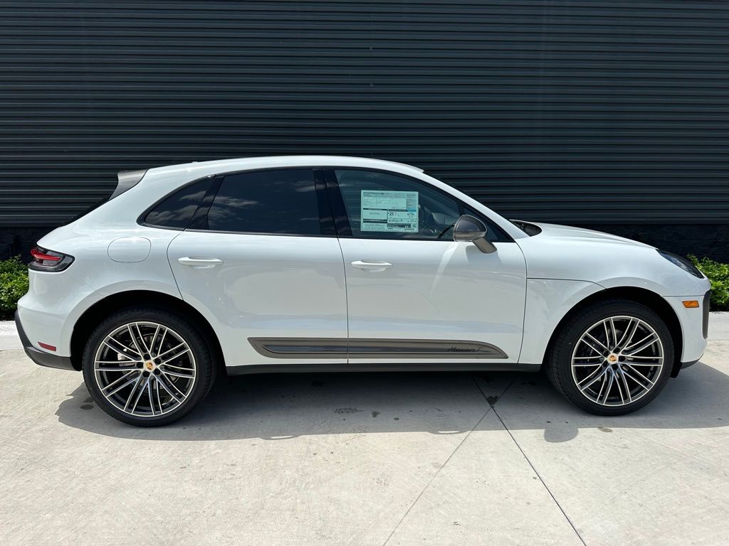 Thumbnail: 2025 Porsche Macan - 8