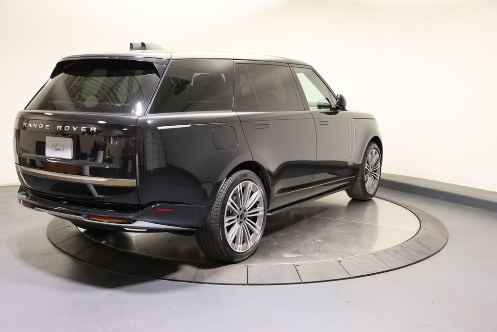 Thumbnail: 2026 Land Rover Range Rover - 5