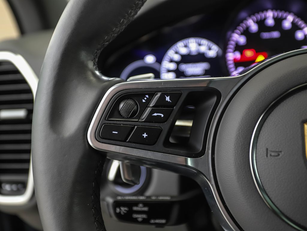 Thumbnail: 2020 Porsche Cayenne - 12