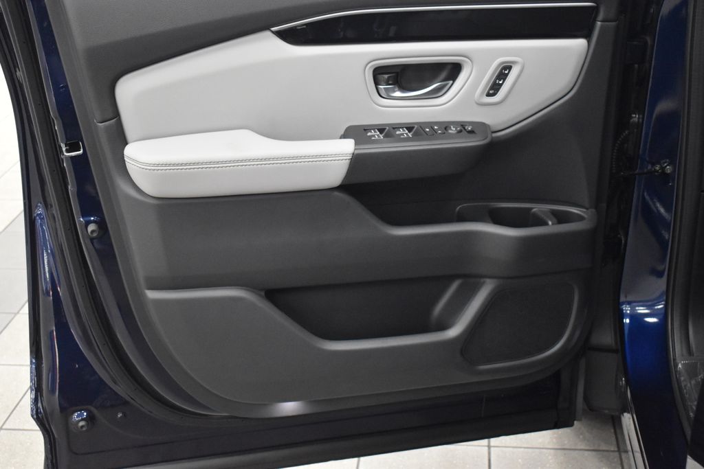 Thumbnail: 2025 Honda Pilot - 8