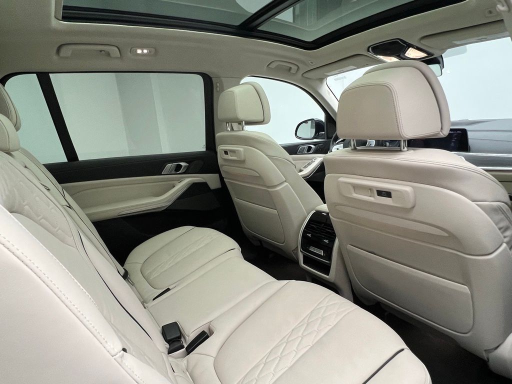 Thumbnail: 2020 BMW X7 - 8