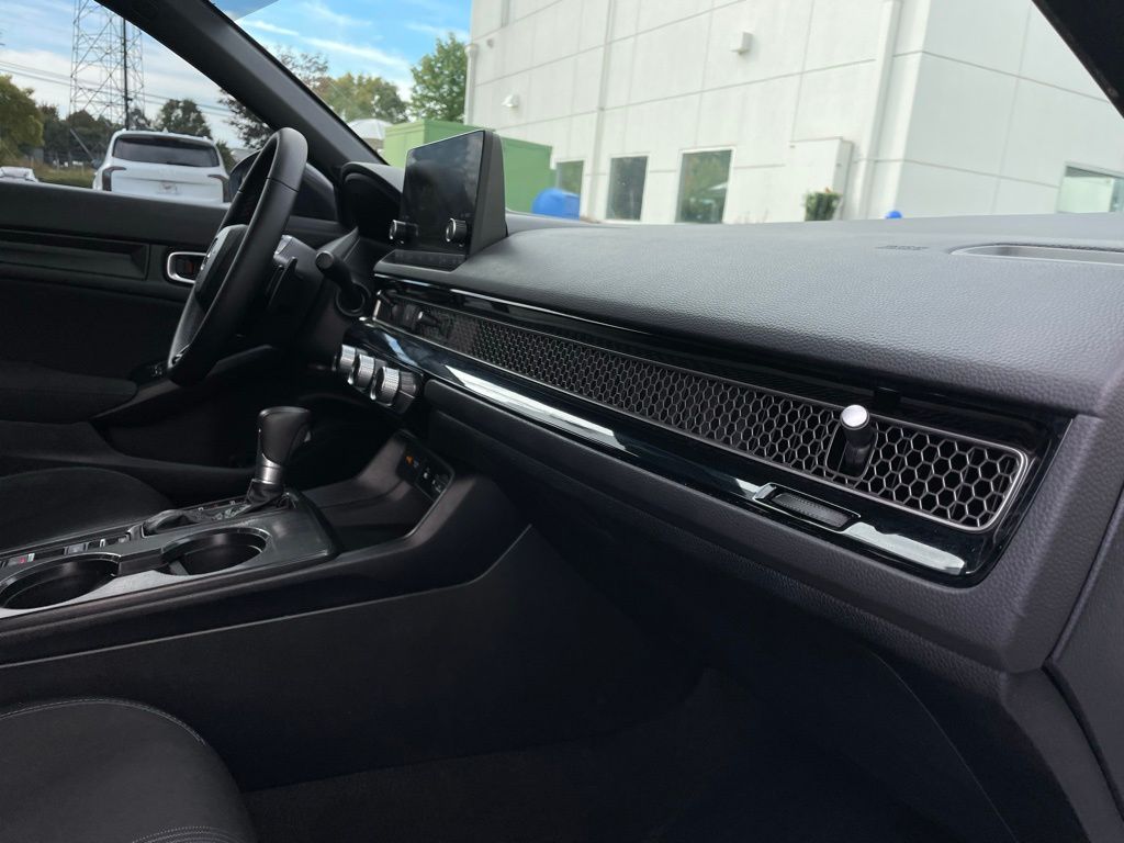 Thumbnail: 2025 Honda Civic - 32