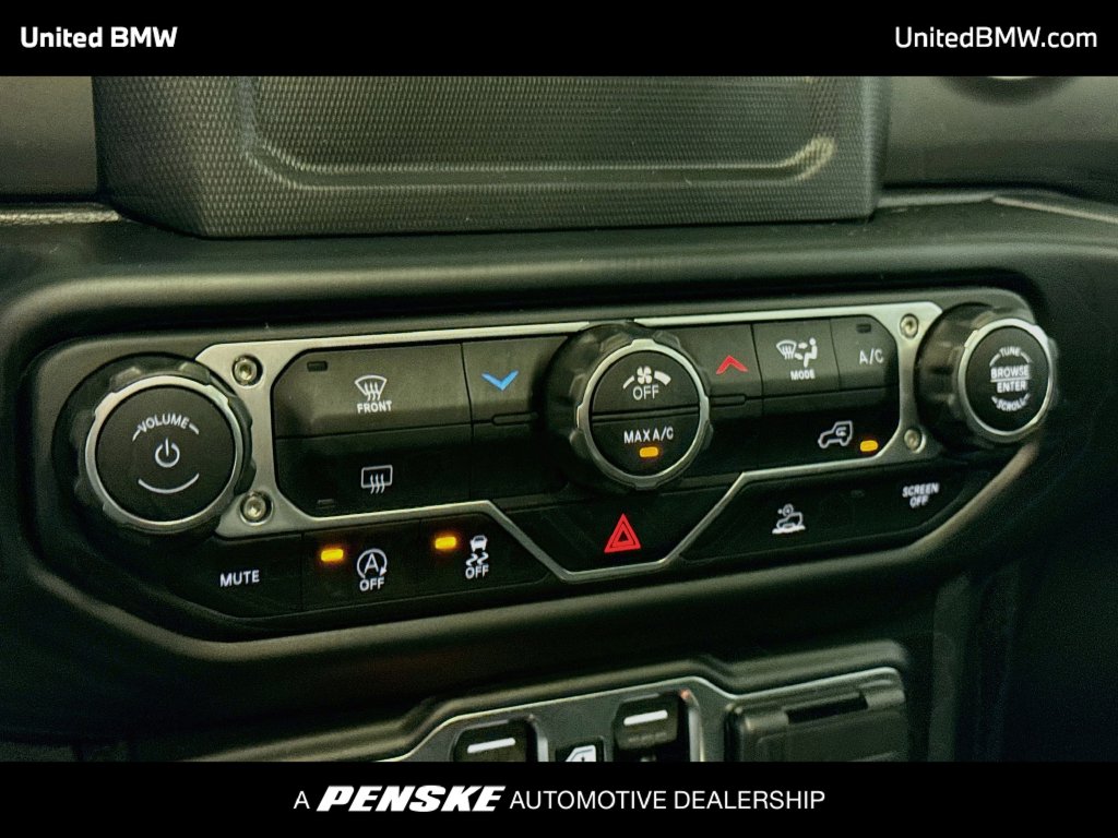 Thumbnail: 2022 Jeep Wrangler - 17