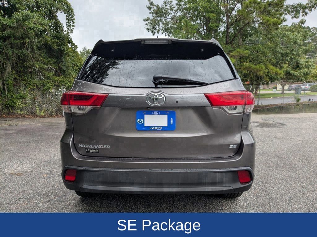 2017 Toyota Highlander SE