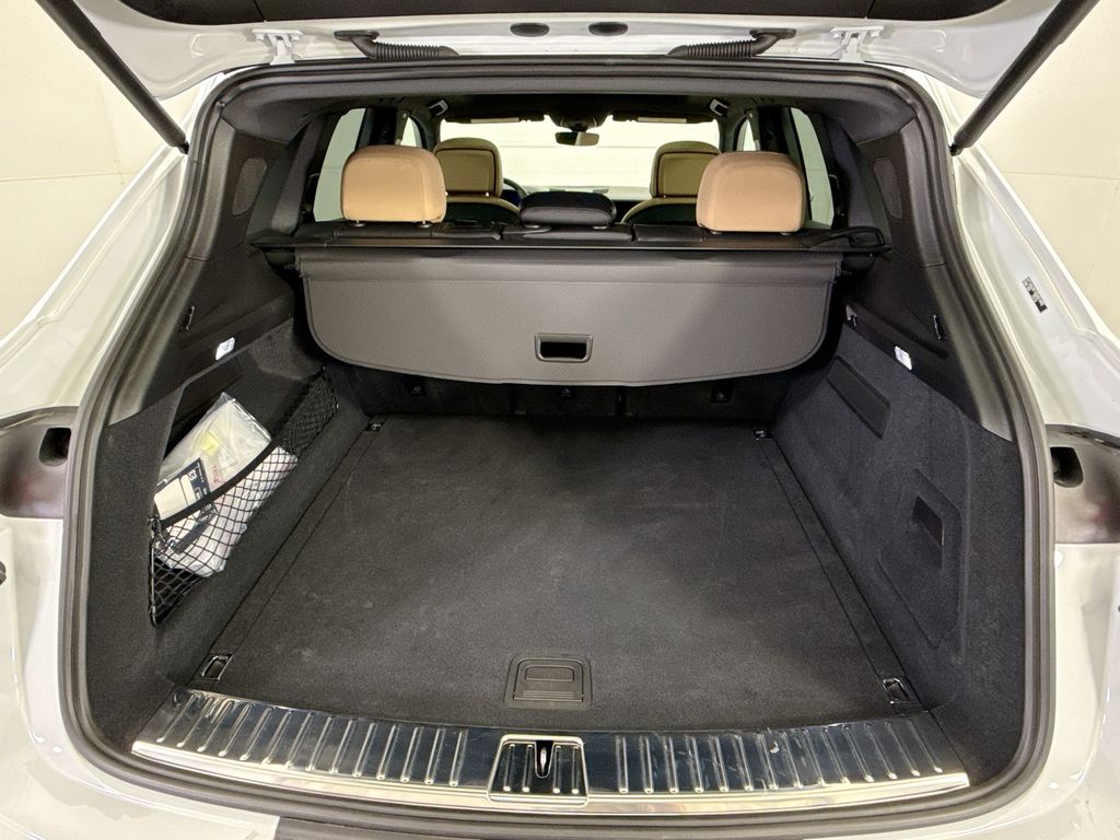 Thumbnail: 2025 Porsche Cayenne - 29