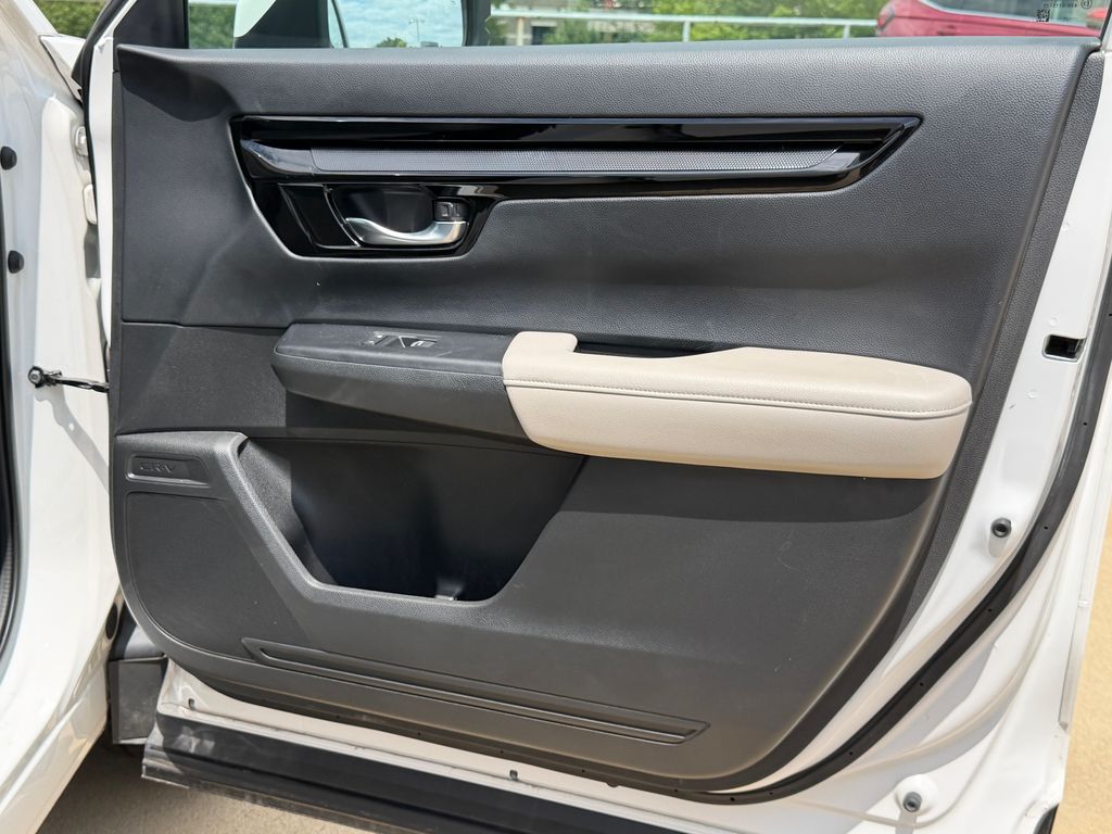2025 Honda CR-V LX - Photo 14