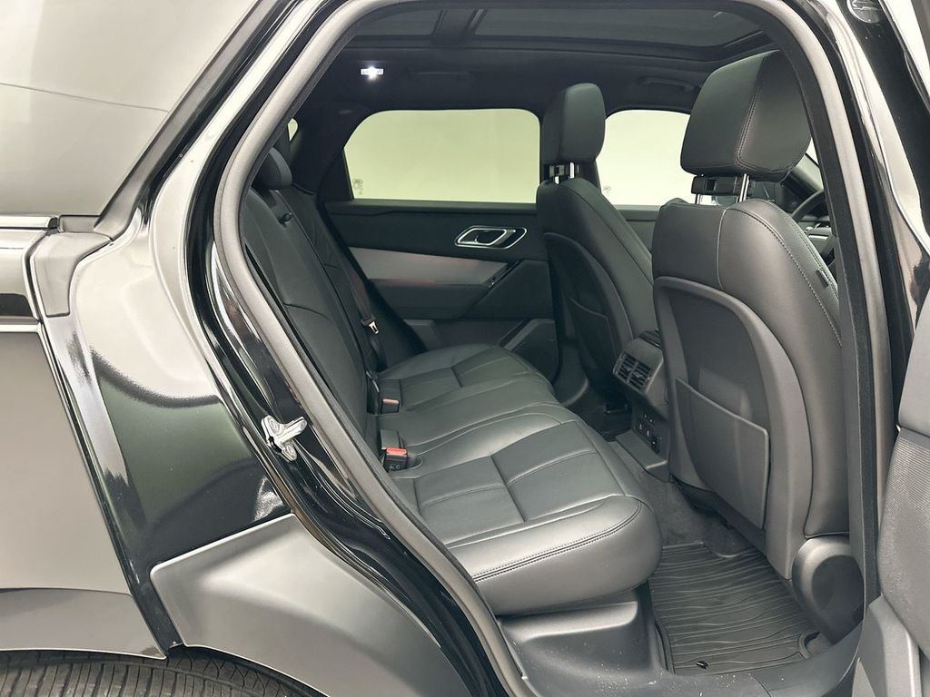 Thumbnail: 2025 Land Rover Range Rover Velar - 5