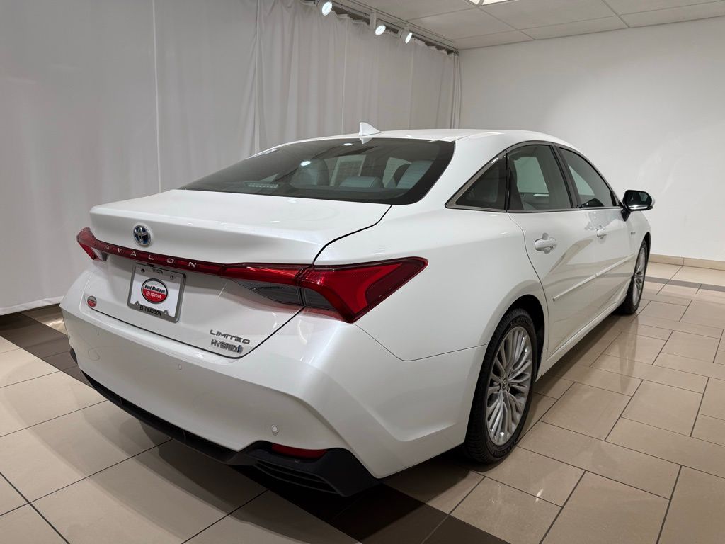 Thumbnail: 2020 Toyota Avalon - 5
