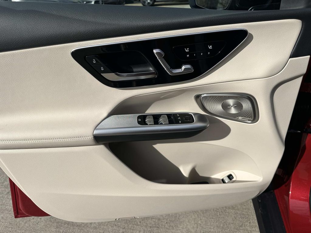 Thumbnail: 2026 Mercedes-Benz GLC - 17