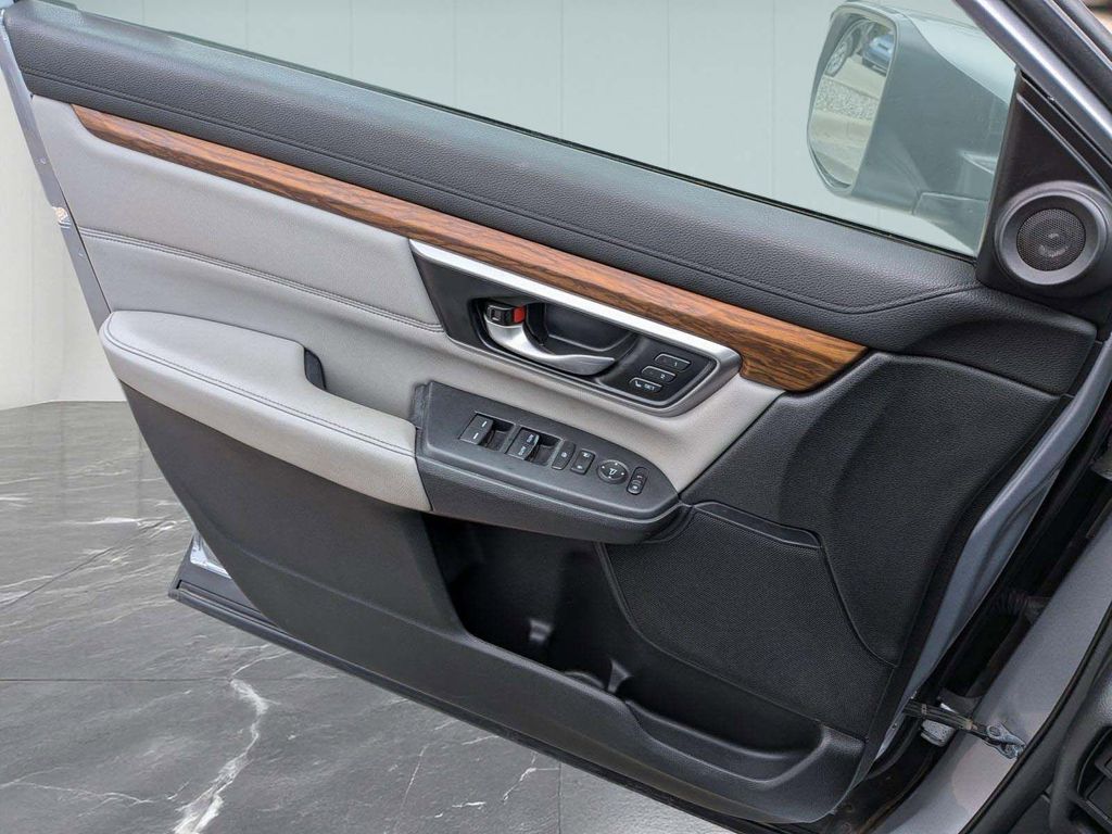 2022 Honda CR-V Touring - Photo 19