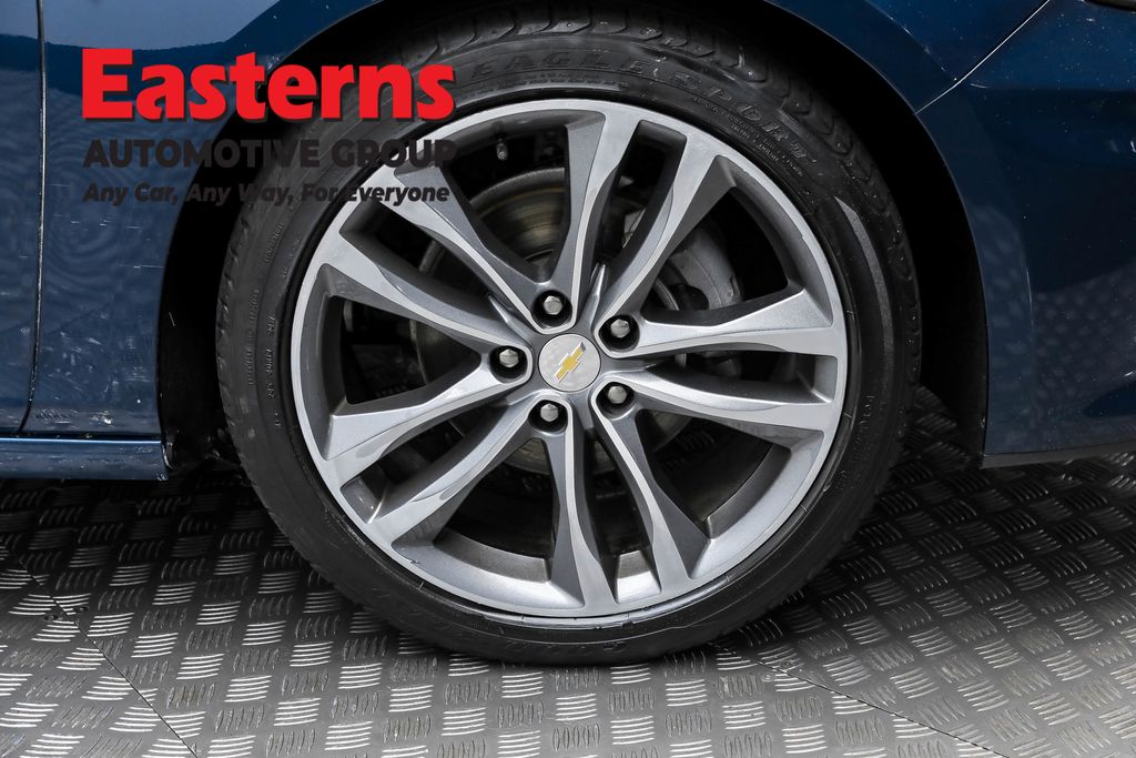 Used 2022 Blue Chevrolet LT image 28