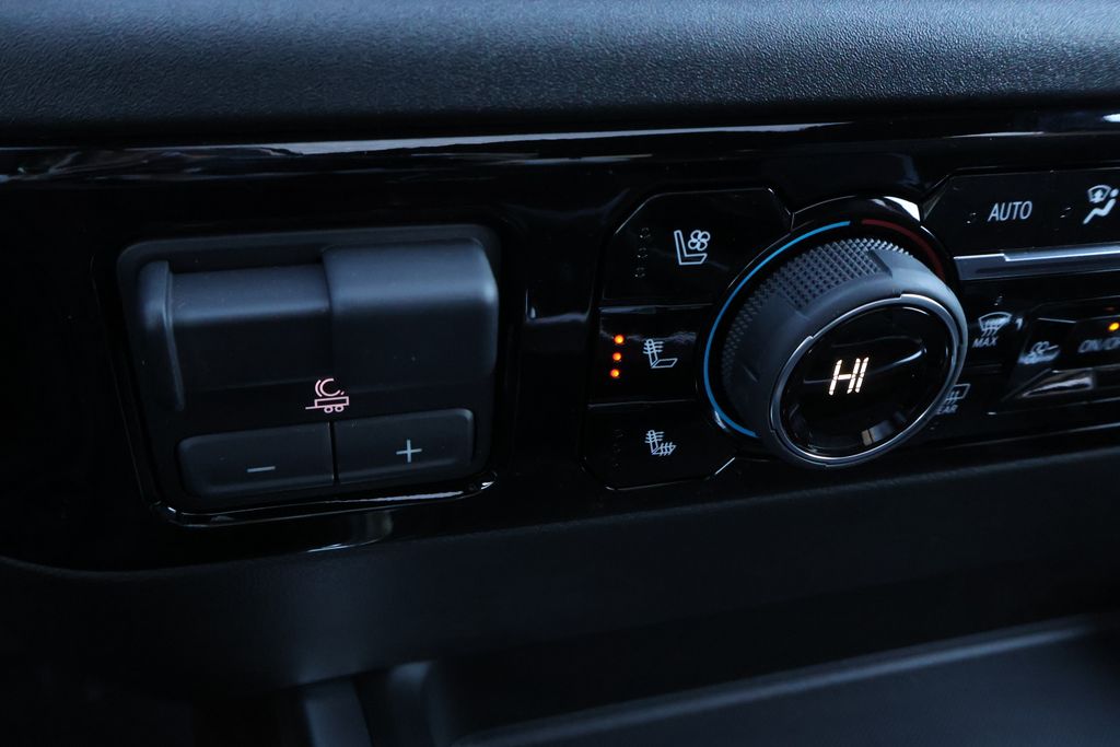 Thumbnail: 2025 Chevrolet Silverado 3500 - 32