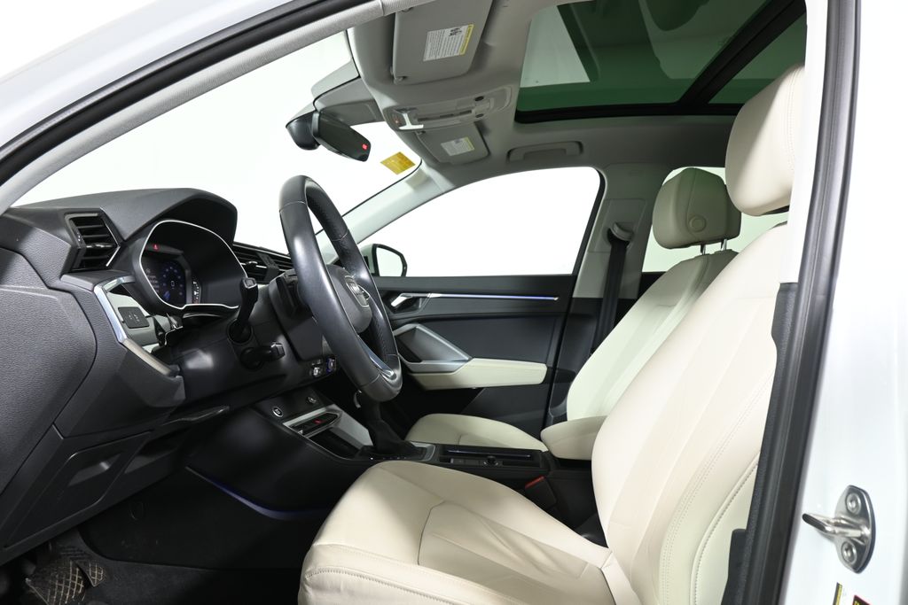 Thumbnail: 2021 Audi Q3 - 3