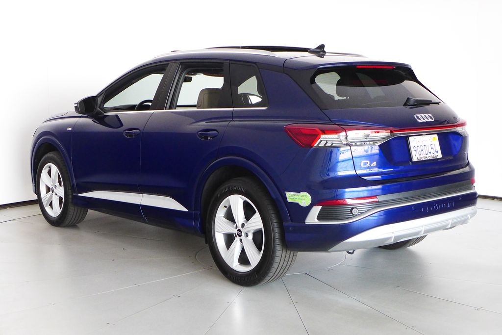 Thumbnail: 2023 Audi Q4 e-tron - 9