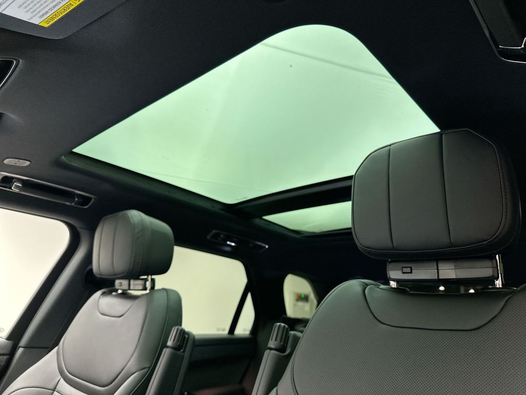 2025 Land Rover Range Rover Sport SE 11