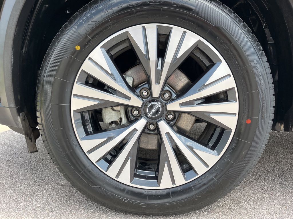 2023 Nissan Rogue SV 12