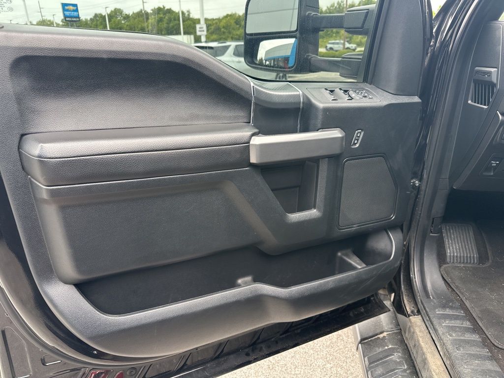 2019 Ford F-150 XLT photo