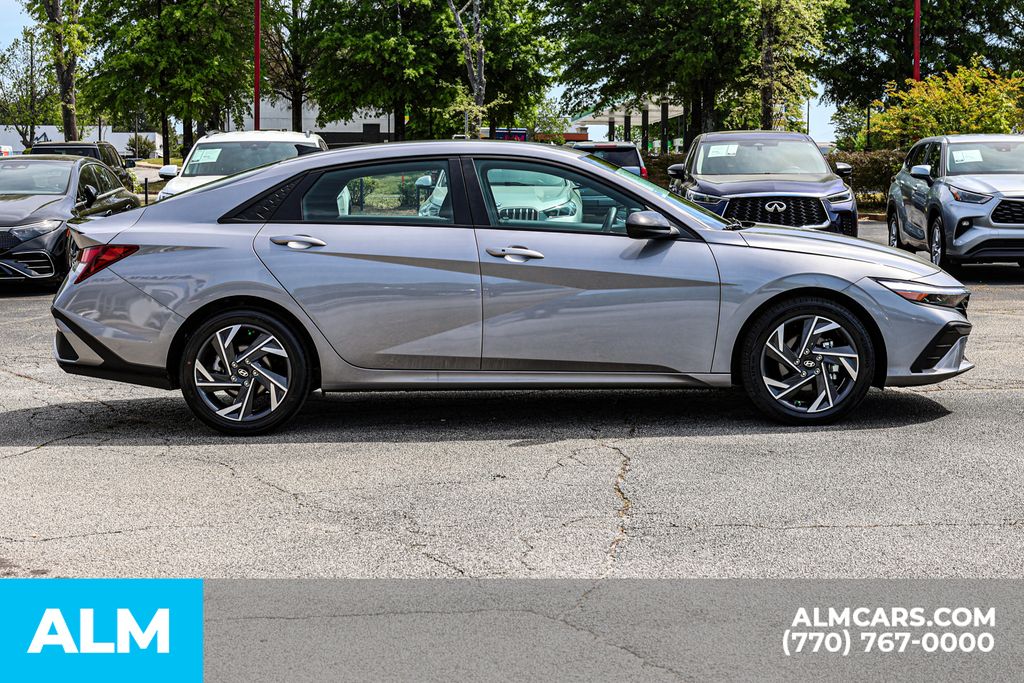 Used 2025 Silver Hyundai SEL Sport image 10