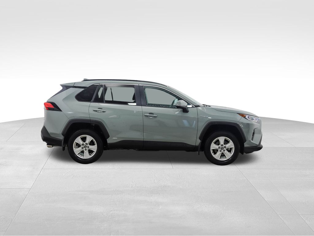 2020 Toyota RAV4 XLE 6