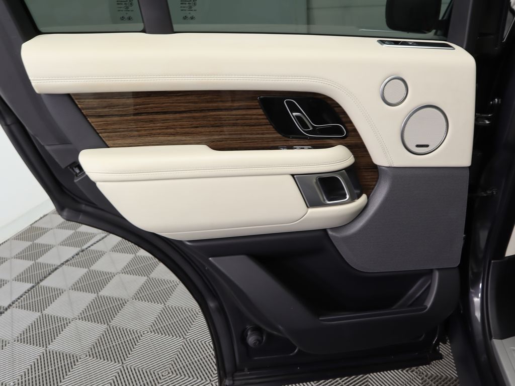 Thumbnail: 2022 Land Rover Range Rover - 26