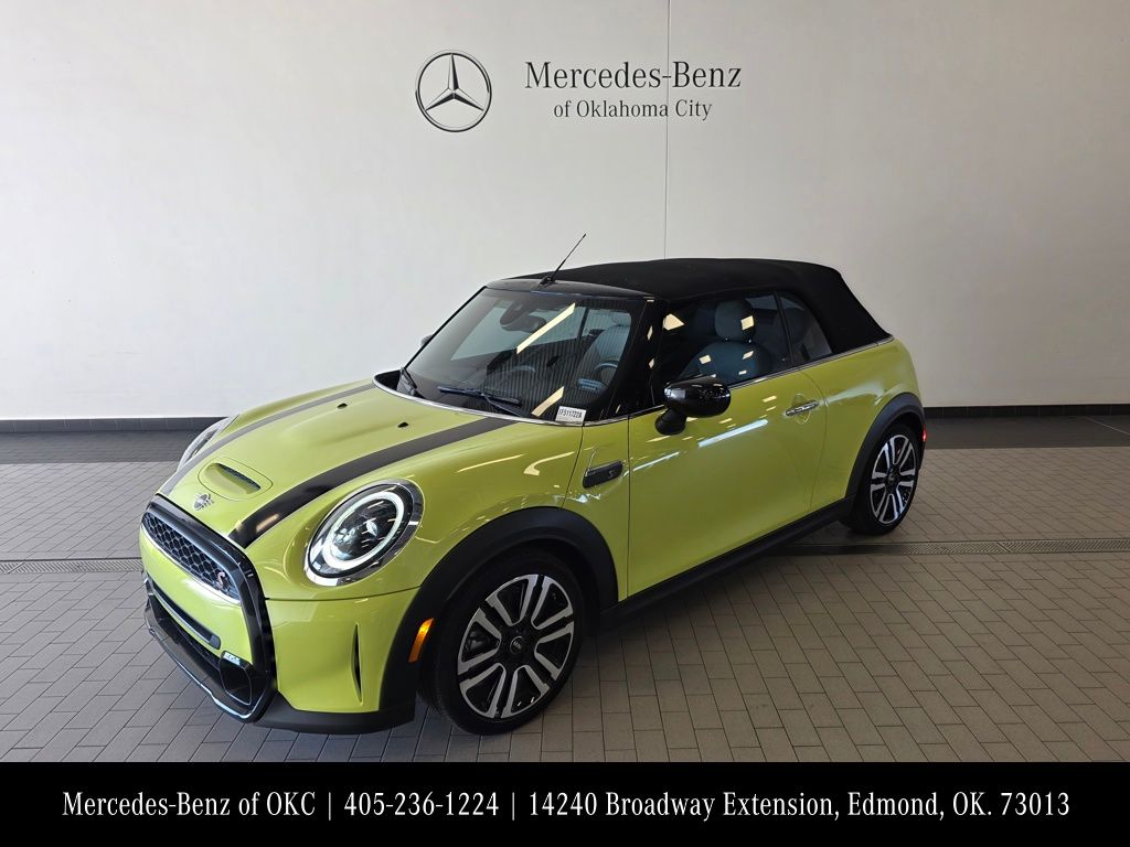 2024 MINI Convertible S's photo