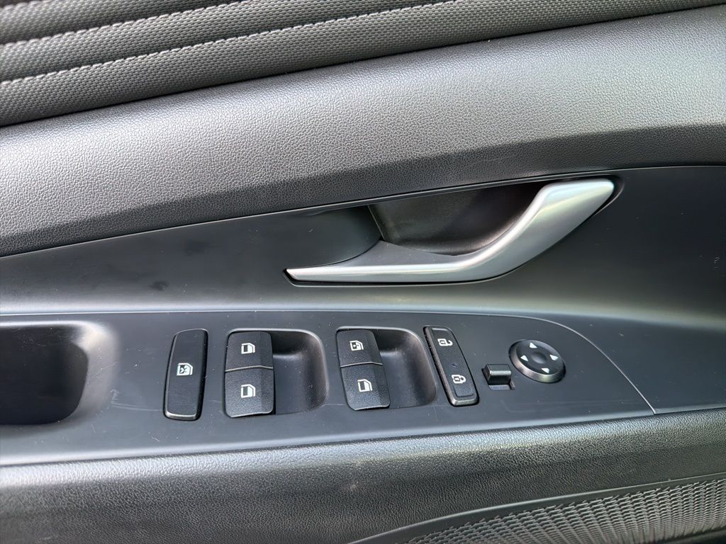 Thumbnail: 2023 Hyundai Elantra - 27