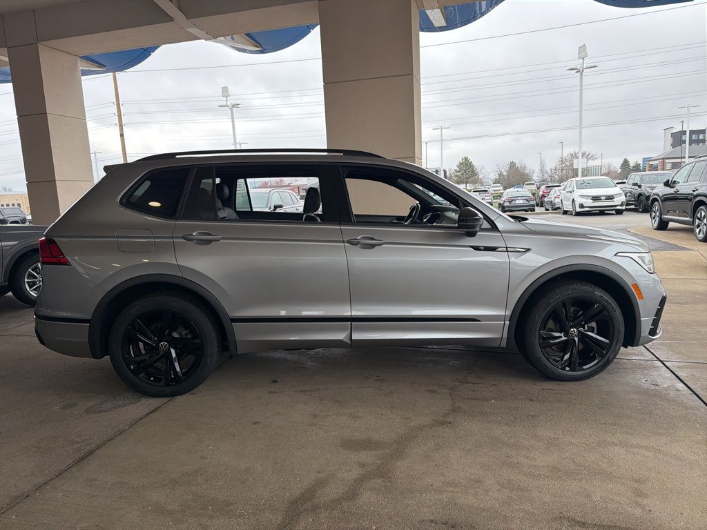 Thumbnail: 2023 Volkswagen Tiguan - 6