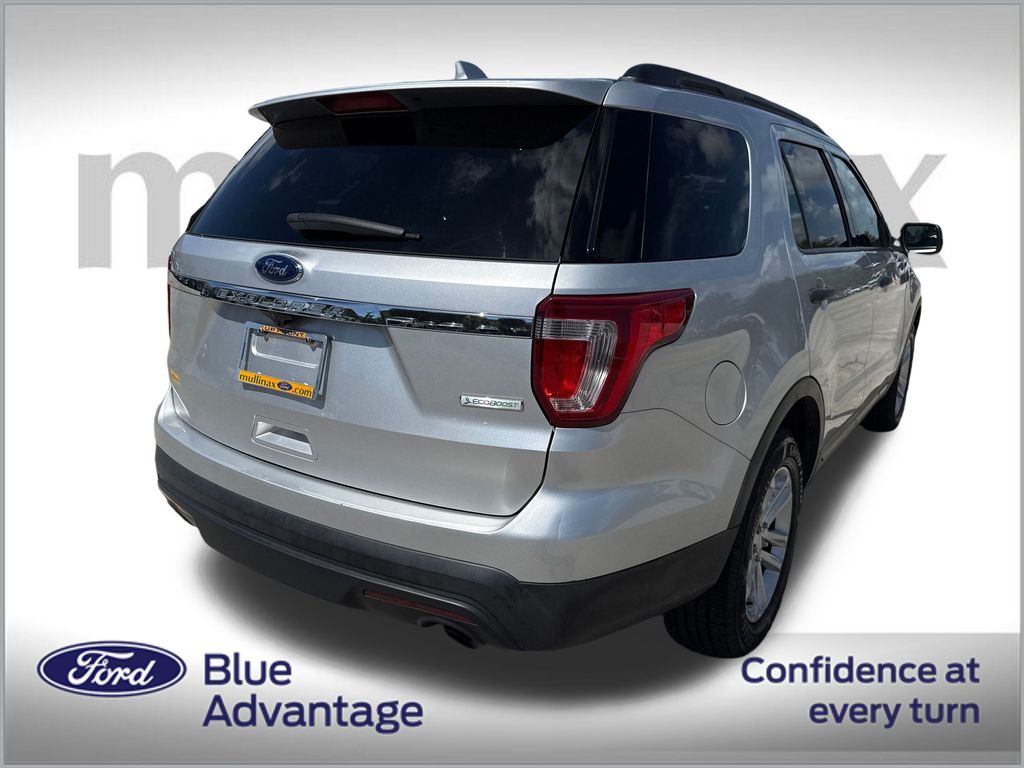 2017 Ford Explorer Base photo 3