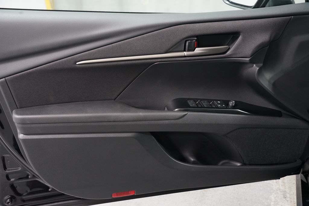 Thumbnail: 2025 Toyota Camry - 30