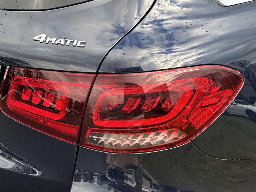 Thumbnail: 2022 Mercedes-Benz GLC - 10